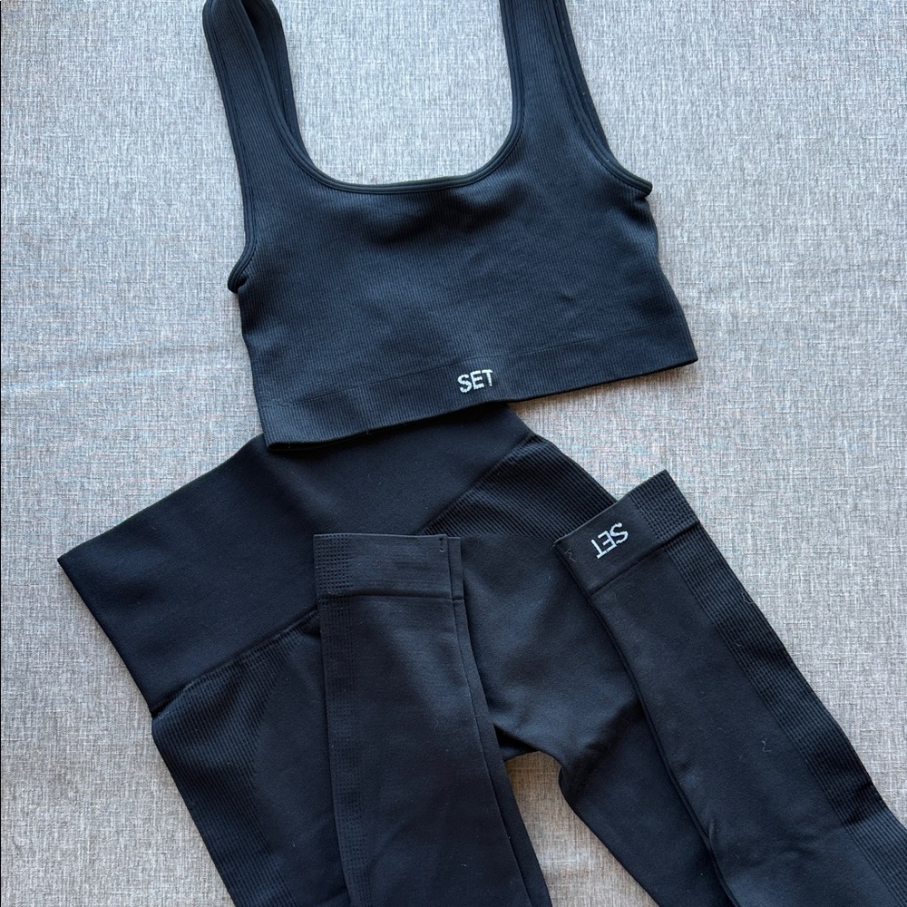 SET Active | Onyx Sculptflex Box Cut Bra (S) + Leggings (XS)